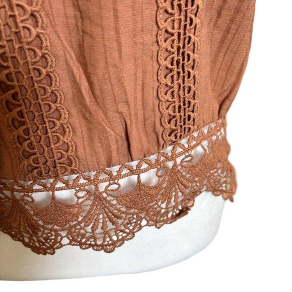 Embroidered Rust color top by MINE, Cap sleeves, Lace finishes, size Med - Picture 5 of 10